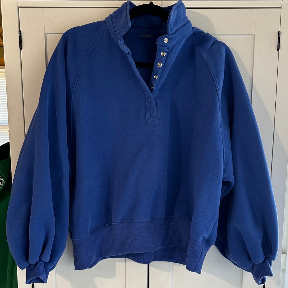 AS Revival Women’s Balloon Sleeve Button Sweatshirt size Medium Altar’d State